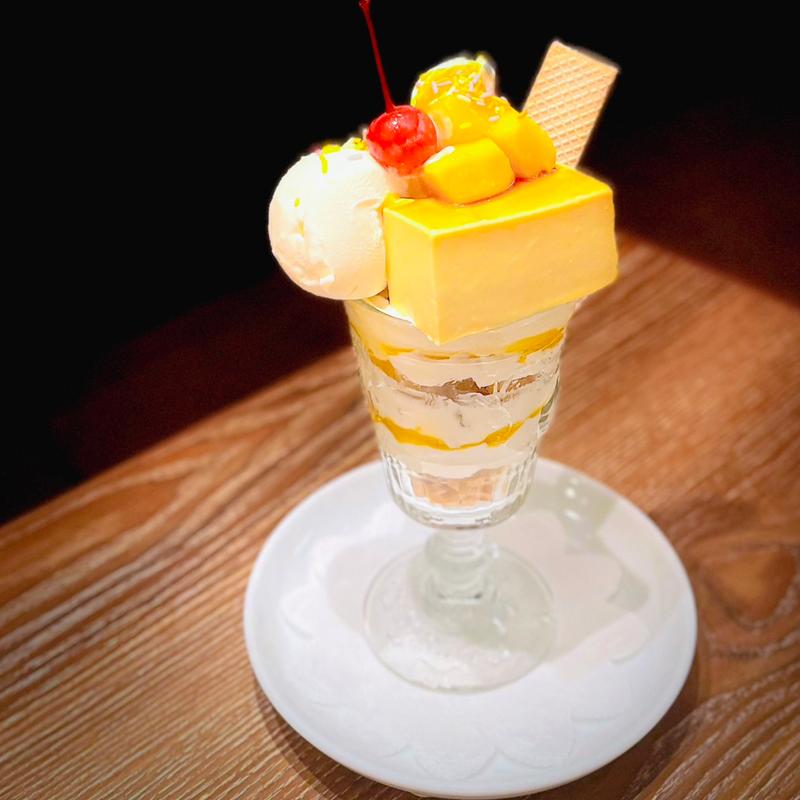 マンゴープリンパフェ(純喫茶とスイーツPARLOUR ラルゴ ららぽーと門真店)