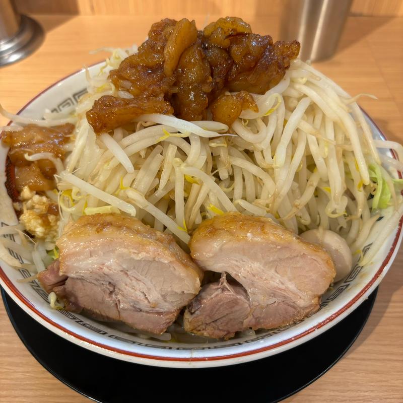 味噌山ミニ（少し野菜アブラ）(豚山 東京ラーメン横丁店)