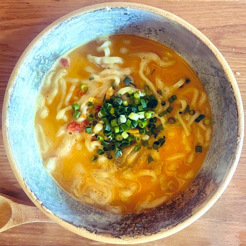 ハーブ香るバターチキンそば(沖縄そば ナンクル(796))