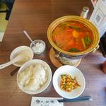 牛バラ肉とトマト・じゃが芋の煮込み鍋(東北人家 新館)