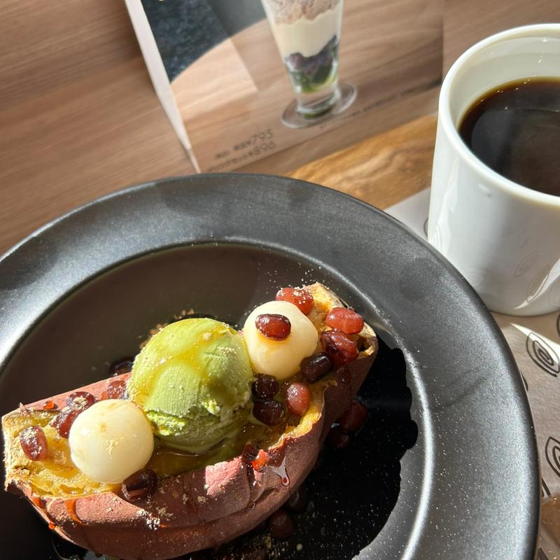 焼き芋バルケッタ　抹茶アイスと白玉あずき添え(蔵出・焼き芋かいつか 流山おおたかの森店)