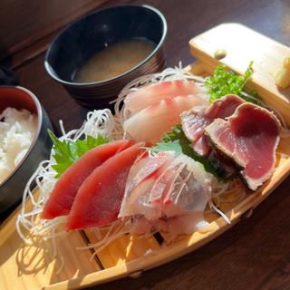 本日の刺身4種盛り定食(沼津魚市場食堂)