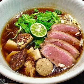 松茸と鴨の醤油そば 鴨増し(饗 くろ㐂)