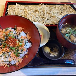 もつつけ蕎麦と本日の丼(そば吟 大森店)