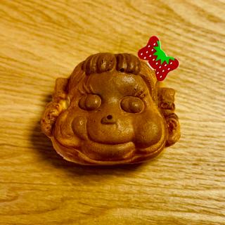 ペコちゃん焼き　つぶつぶ苺クリーム(不二家 飯田橋神楽坂店)