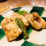 蕎麦粉をまぶした焼鳥(天神房丸新 （てんじんぼうまるしん）)