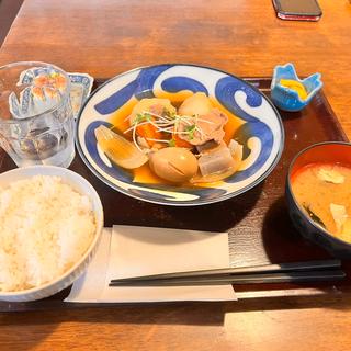 肉じゃが定食(おじゃが)