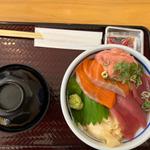 まぐろサーモンねぎとろ三色丼(源ちゃん さいたま新都心店)
