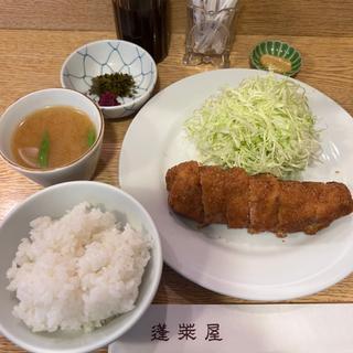 ひれかつ定食(蓬萊屋)