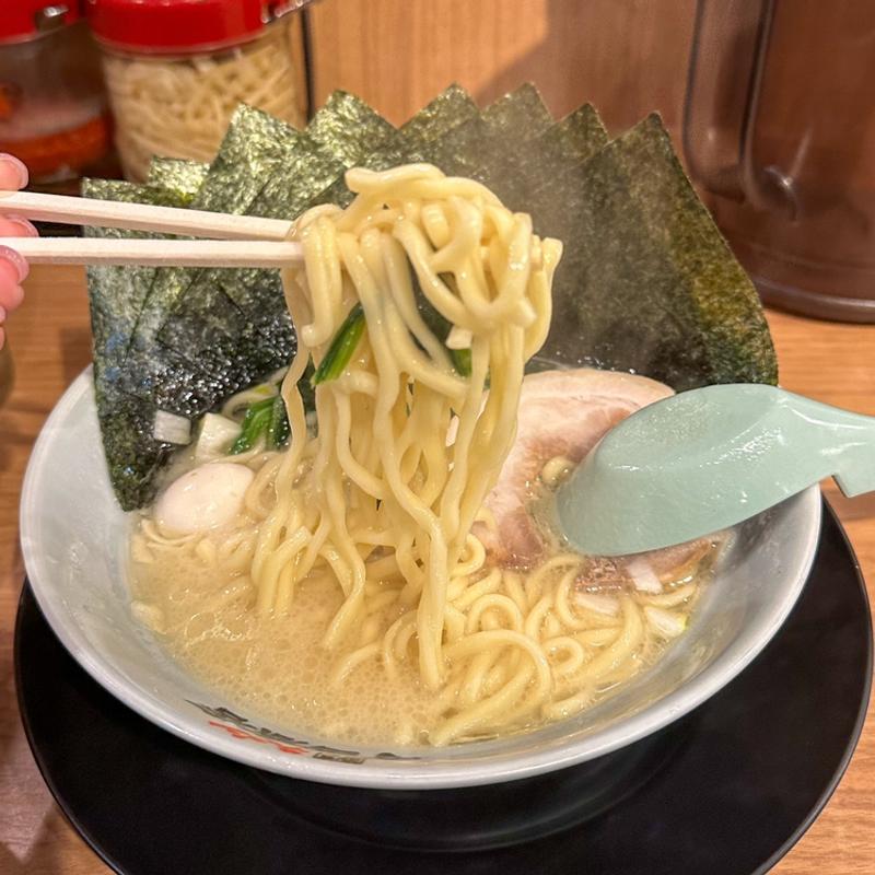 塩ラーメン(横浜家系ラーメン 町田商店 太平通店)