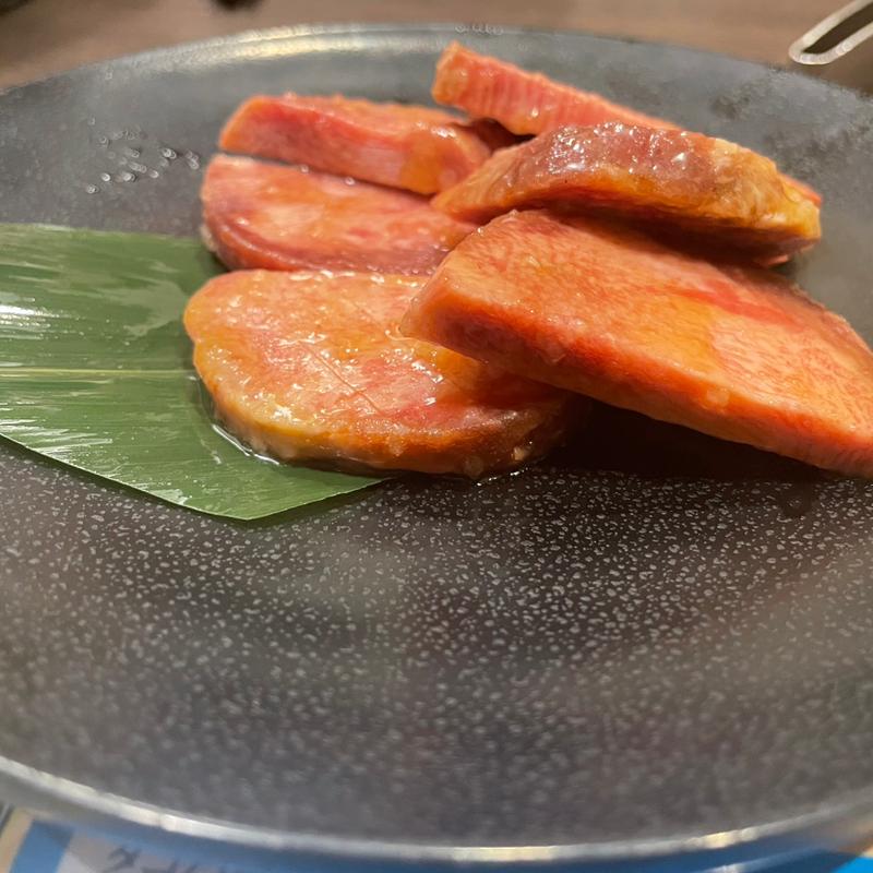 厚切り牛タン(炭火焼肉　牛の家 )