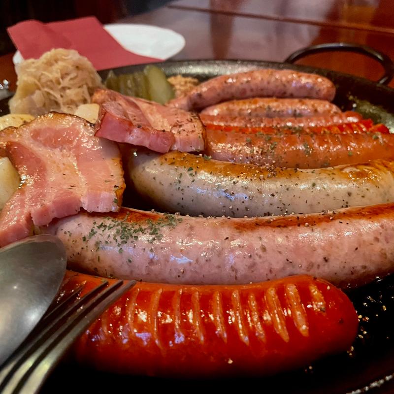 ドイツソーセージスペシャル盛り合わせ(フランツィスカーナー バー＆グリル 日本橋東京駅店)