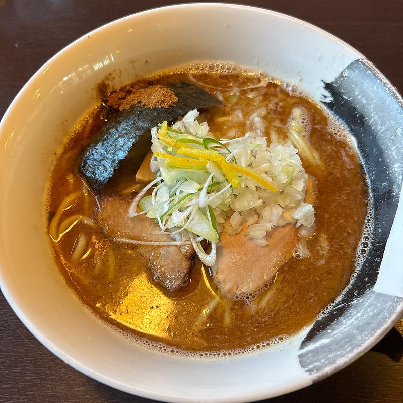 特製濃厚煮干し中華(手仕事らぁめん八 （テシゴトラアメン ハチ）)