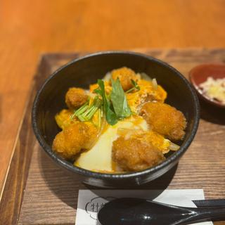 牡蠣フライ玉子とじ丼