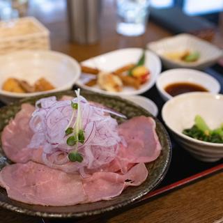 ローストビーフ定食(ごはんや 麦)