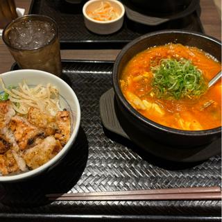 ホルモンスンドゥブトンちゃん丼定食