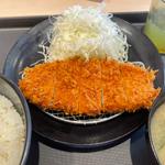 ロースかつ定食(松のや 杉田店)