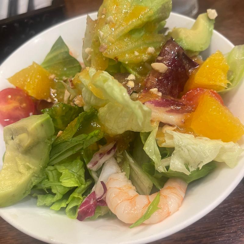 海老とアボカドのサラダ(トマト＆オニオン 那覇安岡店 )