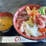 特選海鮮丼