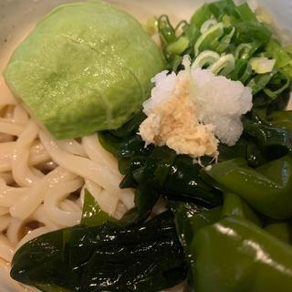 アボカドうどん+わかめ(だいつねうどん 銀座本店)