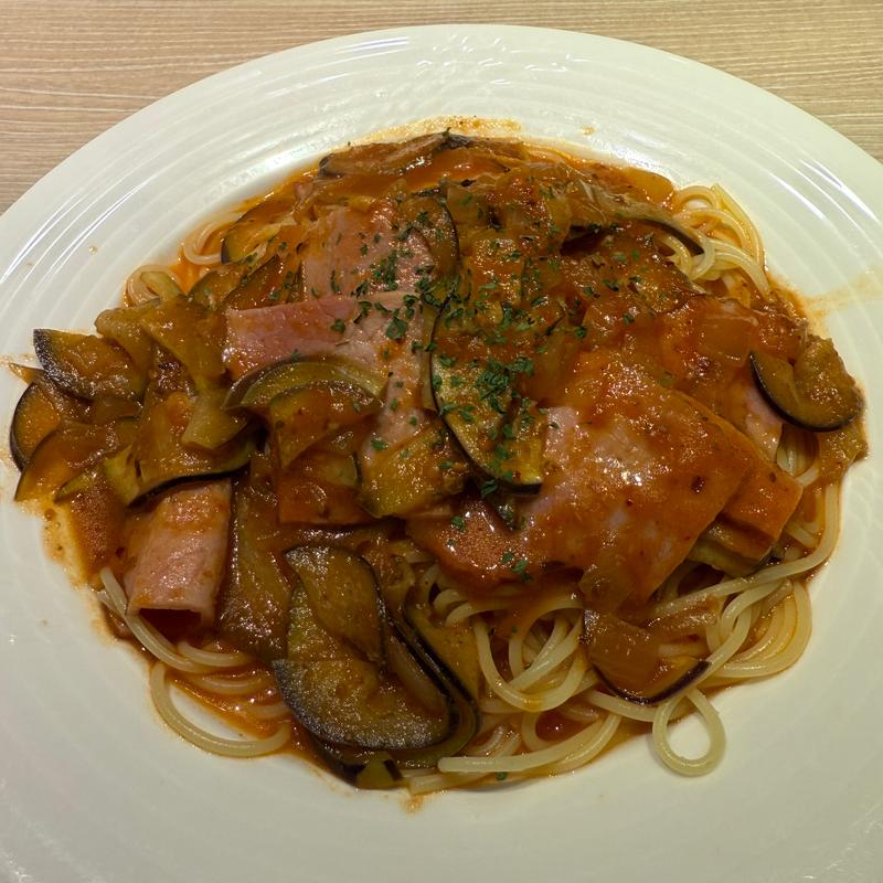 ナスとベーコンの唐辛子入りトマトソース(スパザウルス - パスタ)