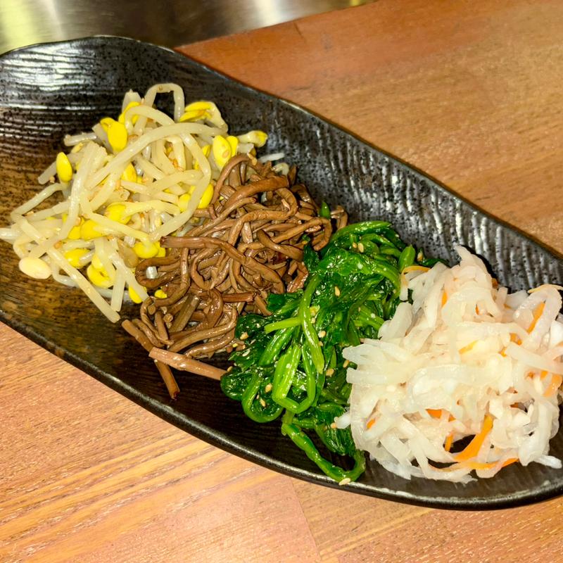 ナムル盛合せ(炭火焼肉 隆)