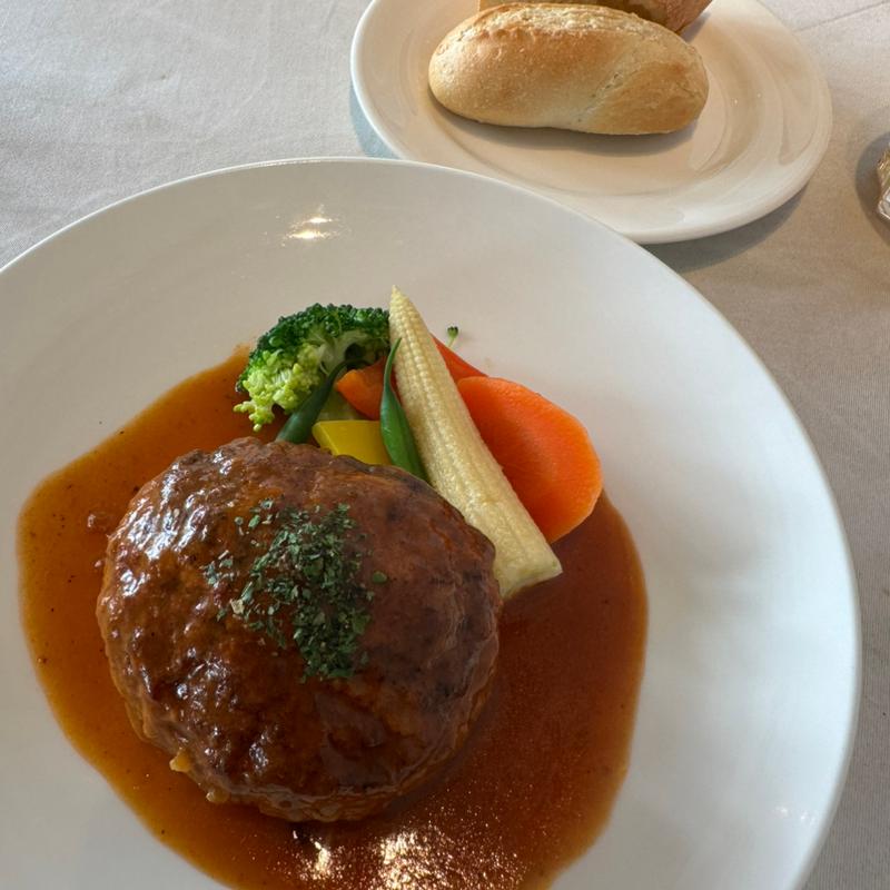 じっくり煮込みハンバーグ(24/7 restaurant)