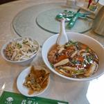牡蠣そば＋蒸鶏飯(翡翠楼)
