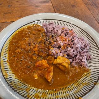 トマトとココナッツミルクのチキンカレー(105Cafe)