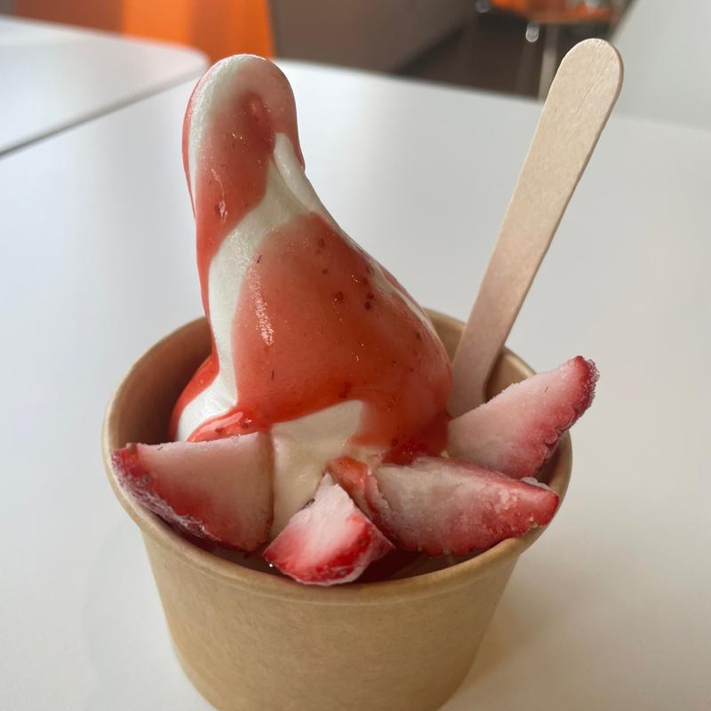 彩花園いちごソフトクリーム(ノレグレット)