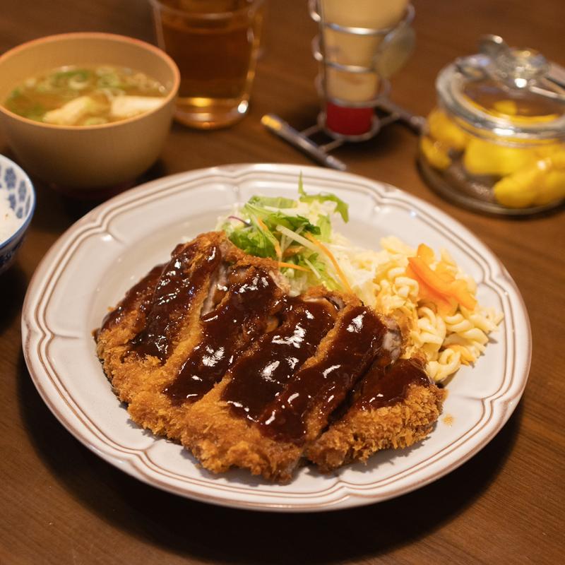 トンカツ(洋食のオーニシ)