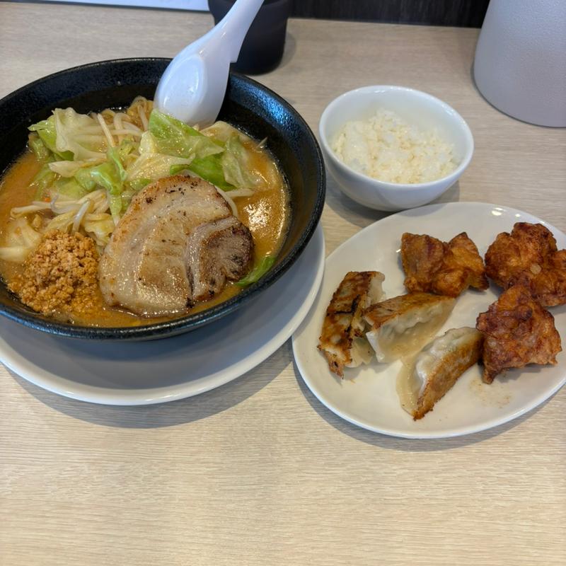 濃厚味噌チャーシューと欲張りセット(濃厚味噌ラーメン 北のれん本店)