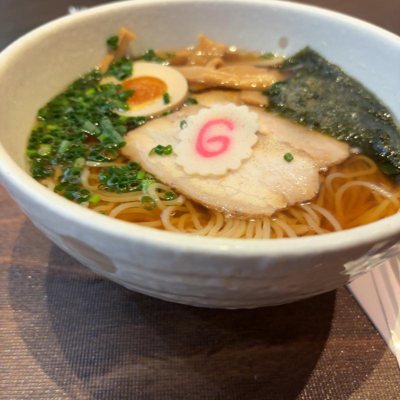 醤油ラーメン(CAFE & DINING N's COURT エヌズコート)