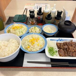 カルビ焼肉定食　お新香　ポテトサラダ