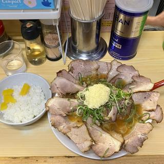 チャーシューニンニク(ラーメン起歩 )