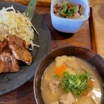 やきとんタレ焼き定食(骨付豚 弌歩 -IPPO- 西原店)