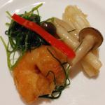 季節の野菜とバナメイ海老とイカのソテー