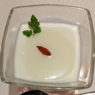 杏仁豆腐のリンゴソース