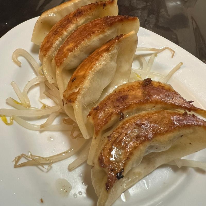 餃子(餃子の店 新宿飯店)