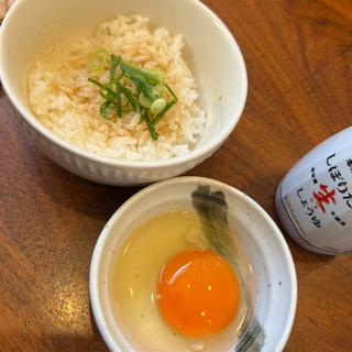 黄身の濃い生卵かけご飯(讃岐ラーメン　香麦)