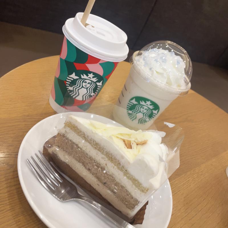 マカダミアホワイトスノーチョコレートフラペチーノ&ホワイトモカケーキ(スターバックスコーヒー アリオ鳳店)