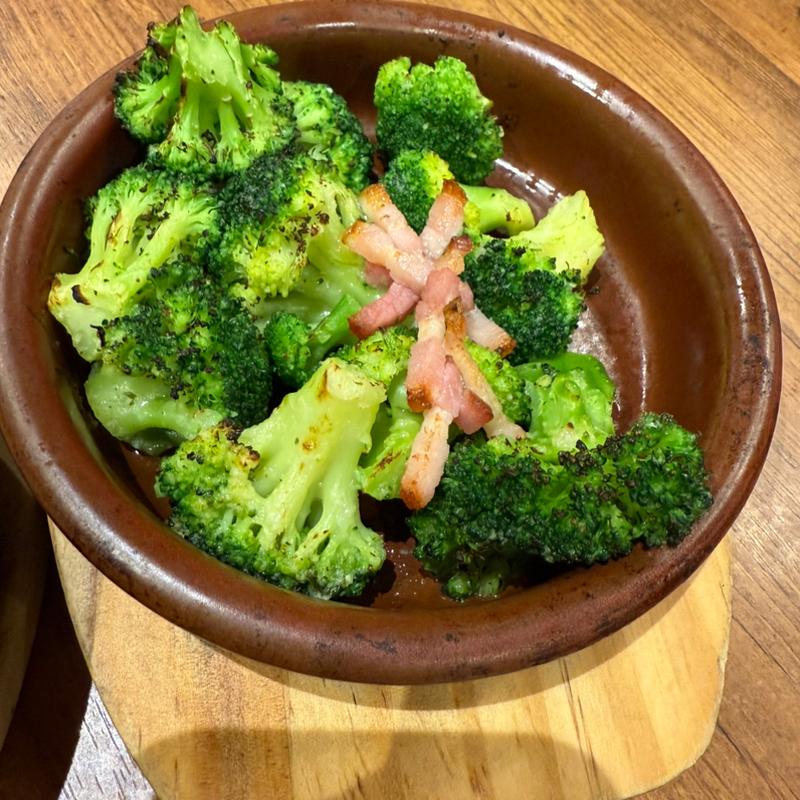 ブロッコリーのガーリックソテー(オリーブの丘 多摩ニュータウン店 )