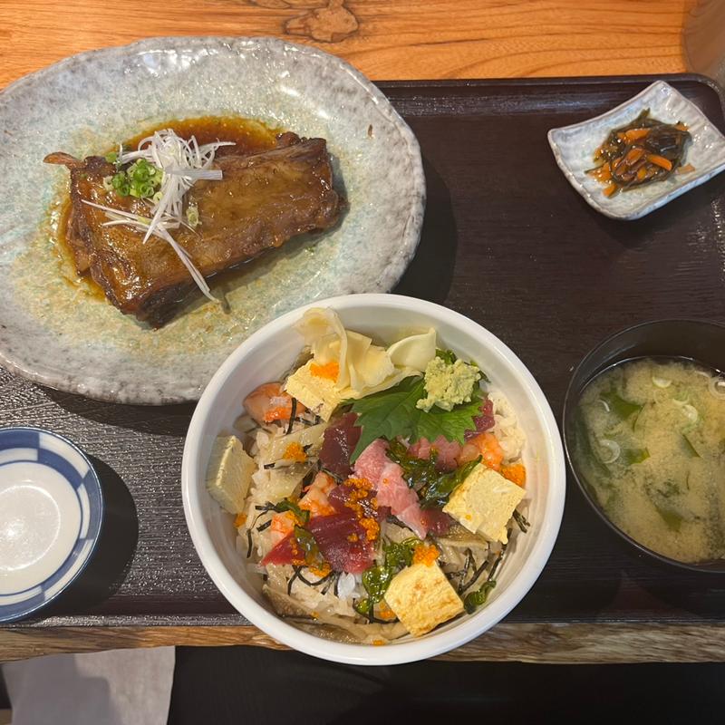 本まぐろアゴ煮付け定食(銀座 鮨たじま)