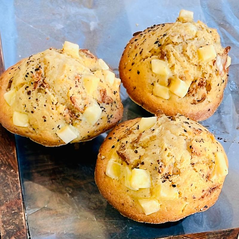 ブラックペッパーオニオンチーズ(カフェ ポロン（Pollon）)