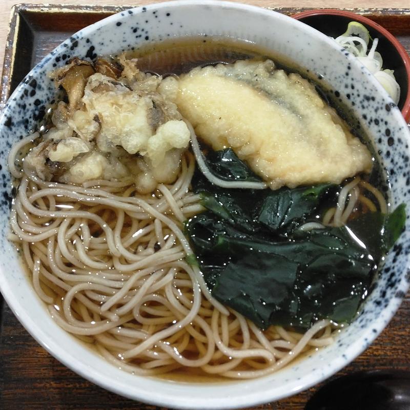 黒舞茸天と鮭天そば(しぶそば 溝の口店)