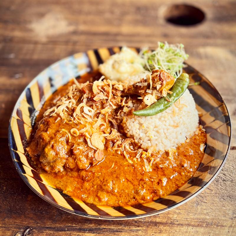 プレミアムチキンカレー(MOSESU CURRY)