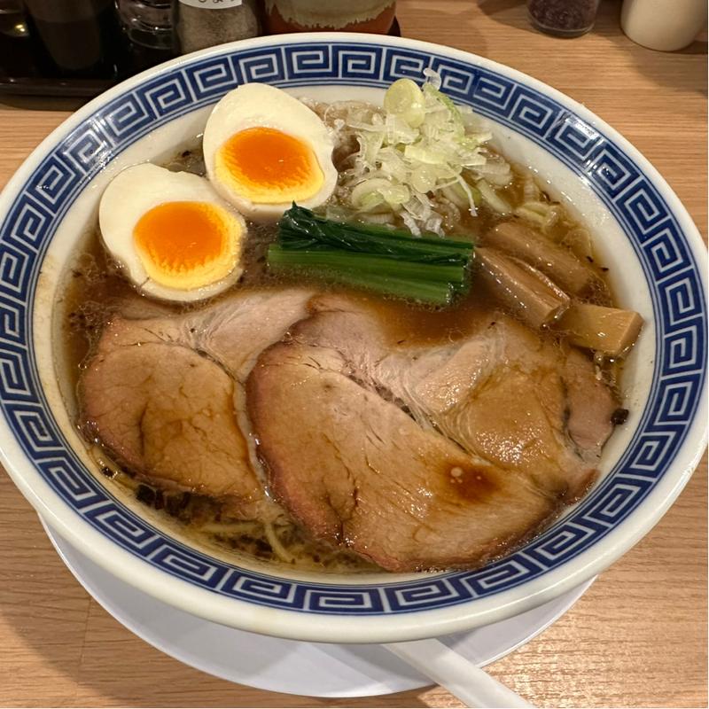 醤油ラーメン　味玉つき(ラーメン のくらい)