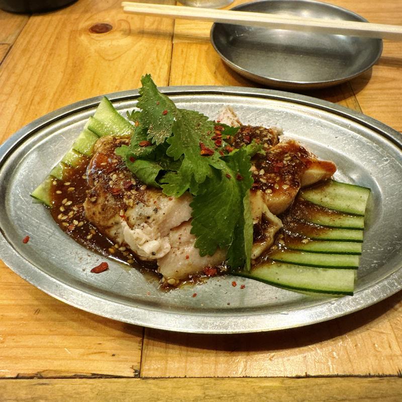 香菜 よだれ鶏(大衆酒場 チャン栓チャン)