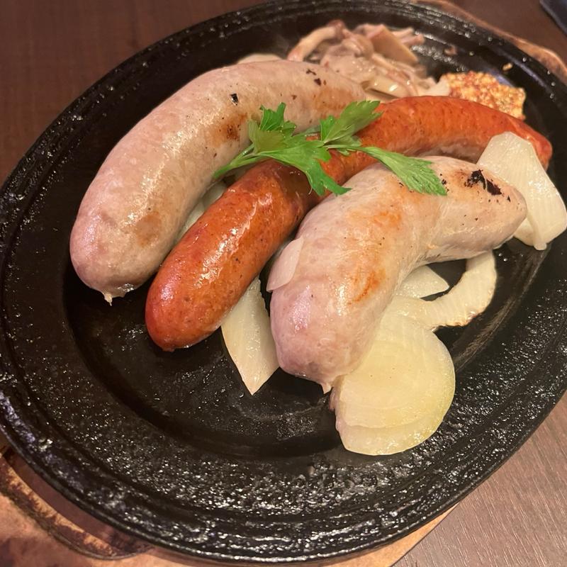 3種ソーセージ盛り合わせ(ラピュタ・ザ・フランダーステイル 三宮 神戸国際会館前店)