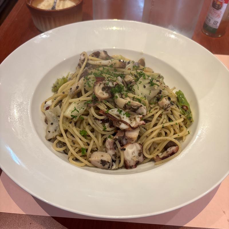 鮮魚とタコのアンチョビオリーブオイルソーススパゲッティ(タベルナ・パパ )